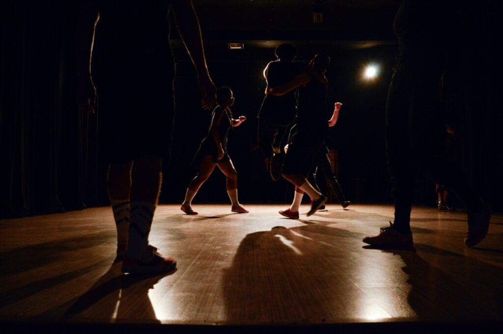 Fotos Dos olhares nasce o grito