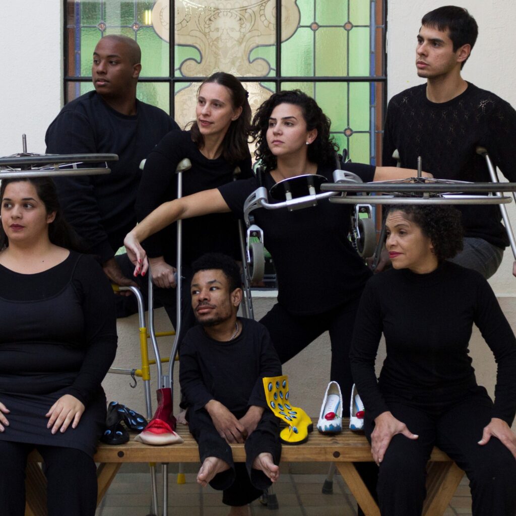 OLHARES DOS SAPATOS, o novo espetáculo da Cia Dança sem Fronteiras