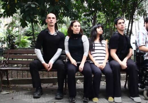 Vídeo Na Mesma Praça