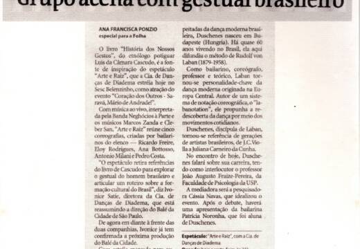 Grupo acena com gestual brasileiro