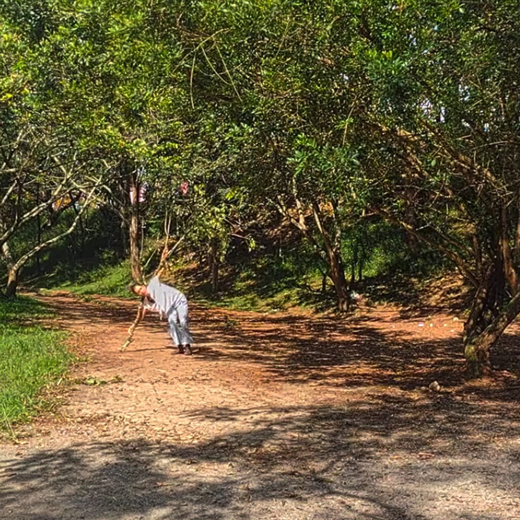 Confluir: quando a dança e o rio encontram a palavra