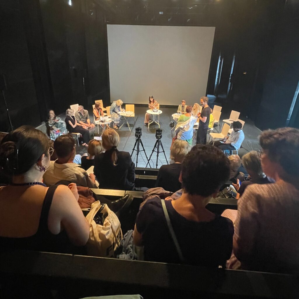 Da fidelidade à traição, um posicionamento delicado – Mesa redonda do Festival Montpellier Danse 2023
