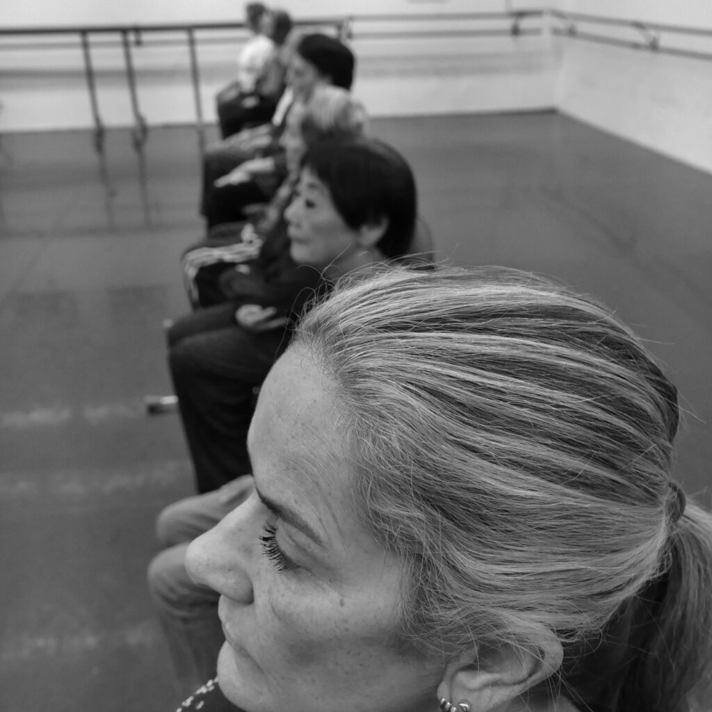 Corpos velhos investigou em cena as danças existentes nos corpos, narrativas e memórias de expoentes da dança brasileira