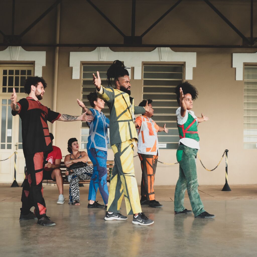 A expressão que nos move é saber que estamos NumCorre