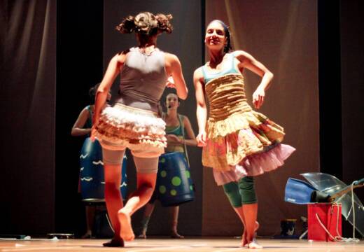 Fotos 5 dançadeiras… Peiras Meiras Dimofeiras Seracoteiras