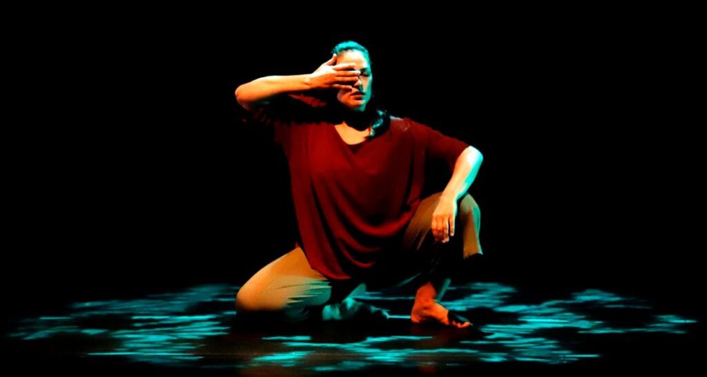 Olhares Alheios – Cia. Repentistas do Corpo