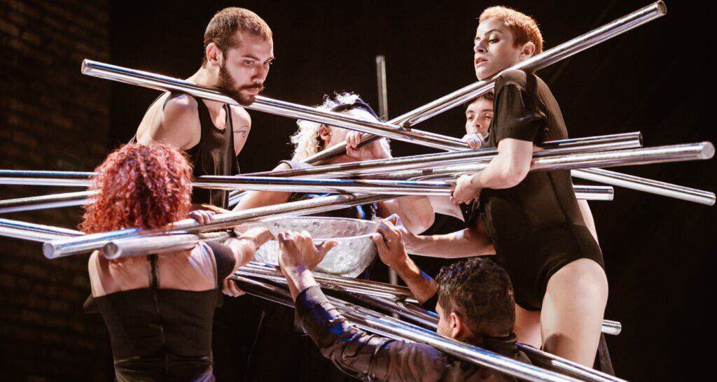 BANDO: DANÇA QUE NINGUÉM QUER VER