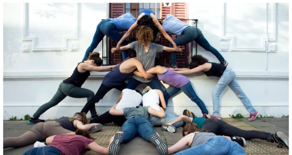 MONUMENTOS EM AÇÃO (Bienal SESC de Dança)