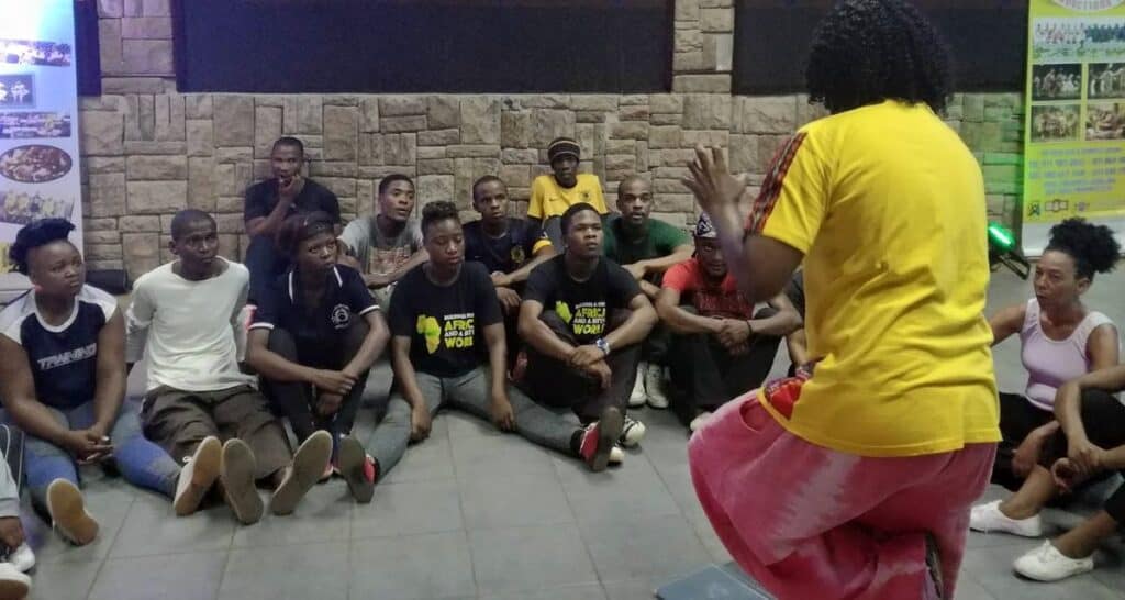 NOS PASSOS DA DANÇA NEGRA – DO TRADICIONAL AO CONTEMPORÂNEO – EPISÓDIO 1 MAXAQUENE