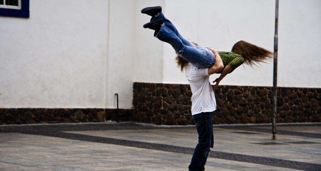 Convocatória 14° Visões Urbanas – Festival Internacional de Dança em Paisagens Urbanas