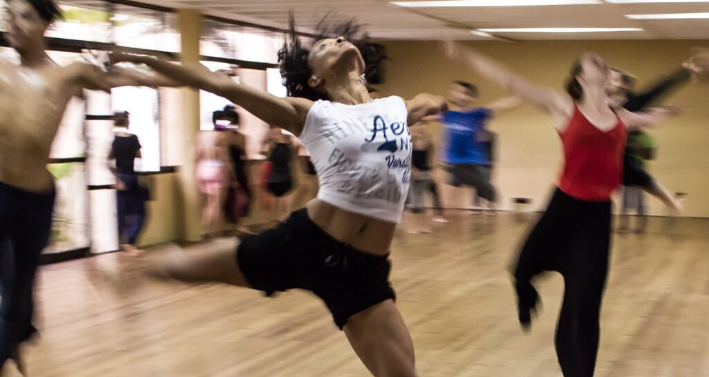 Curso de Extensão Cultural – Danças: Técnicas, Métodos e Sistemas