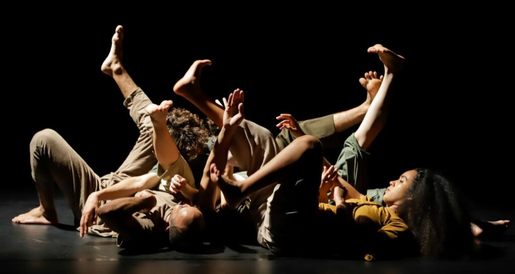 Sempre mais que um no Cine Teatro Pandora – Ocupação Artística Canhoba