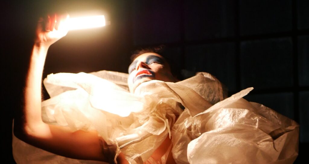 Estreia: MONSTRA + Roda de conversa