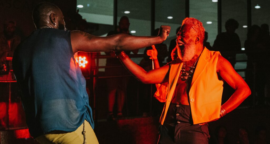 GARRAFADA – Circulação de Espetáculos (Esquina)