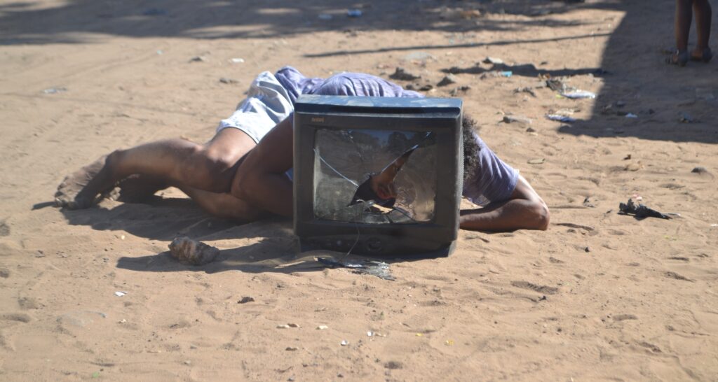 GARRAFADA – Circulação de Espetáculos (Relações Possíveis)