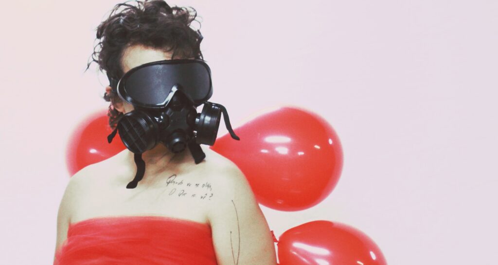 Vermelhos que Sangram na Luta na Oficina Cultural Alfredo Volpi