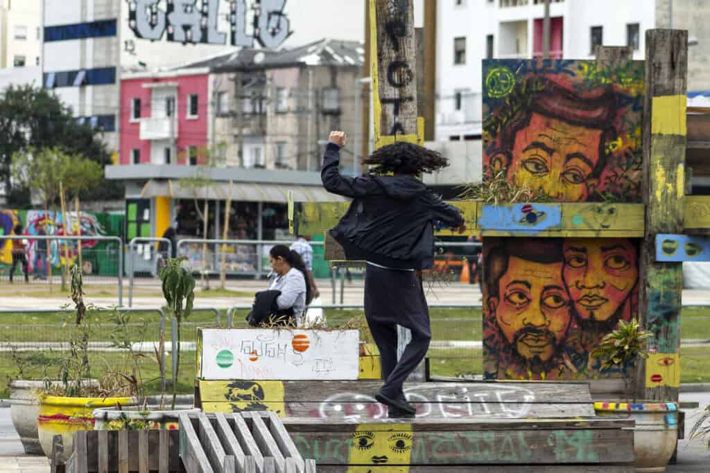 Laços Virtuais da Dança – A dança no espaço urbano