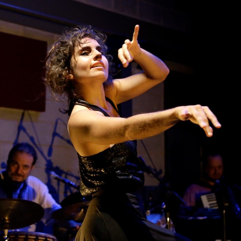 Marina Abib: Entre a Resiliência e a Esperança, a Bailarina que Enfrenta a Encefalite Autoimune