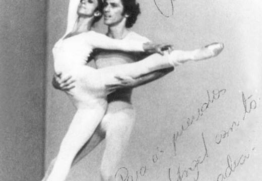 Foto de Márcia Haydée e Richard Cragun com dedicatória a Klauss e Angel Vianna