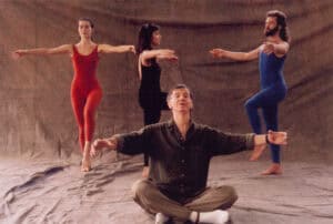 Ensaio fotográfico de Klauss Vianna e seus alunos para o livro A Dança