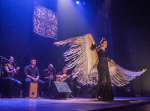 Na foto: Daniele Zill, Graziela Silveira, Juliana Prestes, Eliane Dallegrave, Marcela Gonzaga, Juliana Kersting, Giovani Capeletti, Pedro Souza e Rafael Melo | Fotógrafo: Chico Lisboa