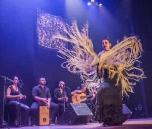 Na foto: Daniele Zill, Graziela Silveira, Juliana Prestes, Eliane Dallegrave, Marcela Gonzaga, Juliana Kersting, Giovani Capeletti, Pedro Souza e Rafael Melo | Fotógrafo: Chico Lisboa