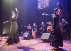 Na foto: Daniele Zill, Graziela Silveira, Juliana Prestes, Eliane Dallegrave, Marcela Gonzaga, Juliana Kersting, Giovani Capeletti, Pedro Souza e Rafael Melo | Fotógrafo: Chico Lisboa