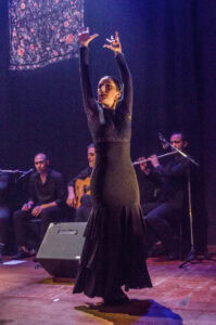 Na foto: Daniele Zill, Graziela Silveira, Juliana Prestes, Eliane Dallegrave, Marcela Gonzaga, Juliana Kersting, Giovani Capeletti, Pedro Souza e Rafael Melo | Fotógrafo: Chico Lisboa