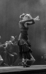 Na foto: Daniele Zill, Graziela Silveira, Juliana Prestes, Eliane Dallegrave, Marcela Gonzaga, Juliana Kersting, Giovani Capeletti, Pedro Souza e Rafael Melo | Fotógrafo: Chico Lisboa