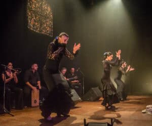 Na foto: Daniele Zill, Graziela Silveira, Juliana Prestes, Eliane Dallegrave, Marcela Gonzaga, Juliana Kersting, Giovani Capeletti, Pedro Souza e Rafael Melo | Fotógrafo: Chico Lisboa