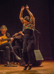 Na foto: Daniele Zill, Graziela Silveira, Juliana Prestes, Eliane Dallegrave, Marcela Gonzaga, Juliana Kersting, Giovani Capeletti, Pedro Souza e Rafael Melo | Fotógrafo: Chico Lisboa