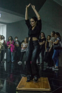 Na foto: Daniele Zill, Graziela Silveira, Juliana Prestes, Eliane Dallegrave, Marcela Gonzaga, Juliana Kersting, Giovani Capeletti, Pedro Souza e Rafael Melo | Fotógrafo: Chico Lisboa