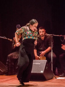 Na foto: Daniele Zill, Graziela Silveira, Juliana Prestes, Eliane Dallegrave, Marcela Gonzaga, Juliana Kersting, Giovani Capeletti, Pedro Souza e Rafael Melo | Fotógrafo: Chico Lisboa