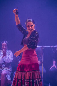 Na foto: Daniele Zill, Graziela Silveira, Juliana Prestes, Eliane Dallegrave, Marcela Gonzaga, Juliana Kersting, Giovani Capeletti, Pedro Souza e Rafael Melo | Fotógrafo: Chico Lisboa