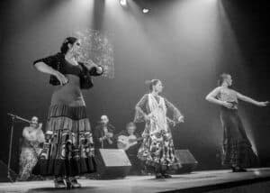 Na foto: Daniele Zill, Graziela Silveira, Juliana Prestes, Eliane Dallegrave, Marcela Gonzaga, Juliana Kersting, Giovani Capeletti, Pedro Souza e Rafael Melo | Fotógrafo: Chico Lisboa