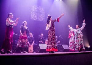 Na foto: Daniele Zill, Graziela Silveira, Juliana Prestes, Eliane Dallegrave, Marcela Gonzaga, Juliana Kersting, Giovani Capeletti, Pedro Souza e Rafael Melo | Fotógrafo: Chico Lisboa