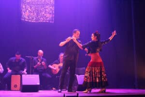 Na foto: Daniele Zill, Graziela Silveira, Juliana Prestes, Giovani Capeletti, Rafael Melo, Uyara Camargo, Pedro Souza e Leonardo Dias | Fotógrafo: Lisandro Moura