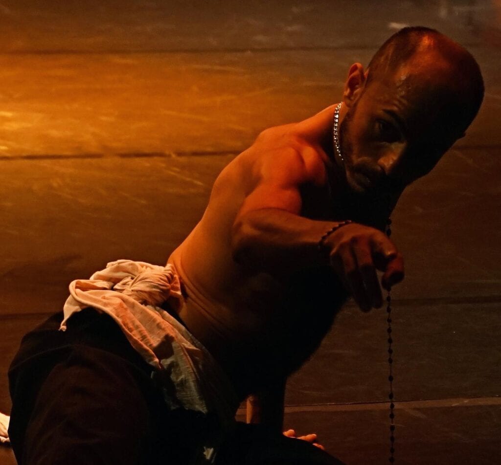 Da periferia ao Senegal: a dança de Rodrigo Alcântara atravessa oceanos