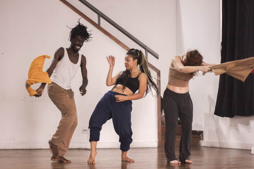 Kanarô – Ensaio aberto da Coletivando Cia de Dança