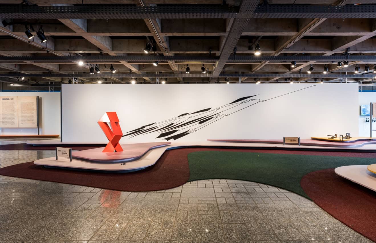 MAM São Paulo promove conversa com os artistas Luiz 83 e Regina Silveira no Sesc Vila Mariana