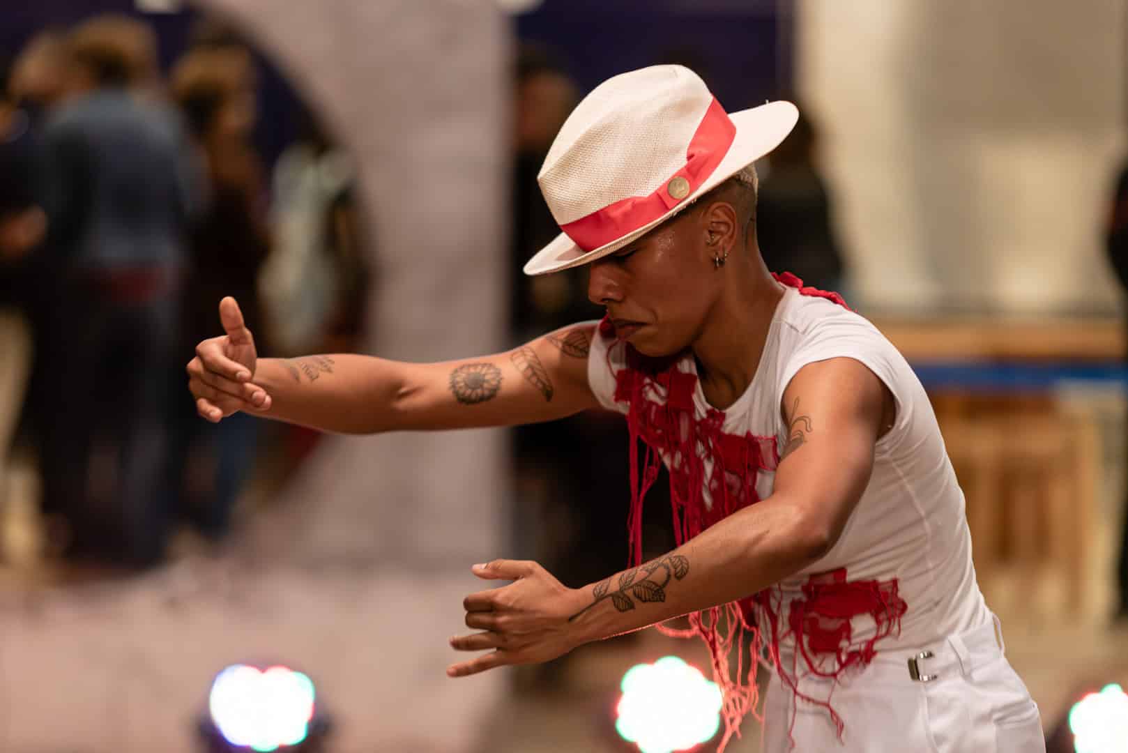 No centro da Dança – Cordão