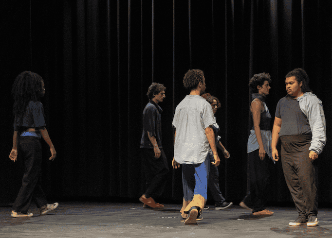 Espetáculo BANZEYRO – O que se imagina passa a existir – Banzeiro Coletivo (TCC em Dança – Unicamp)