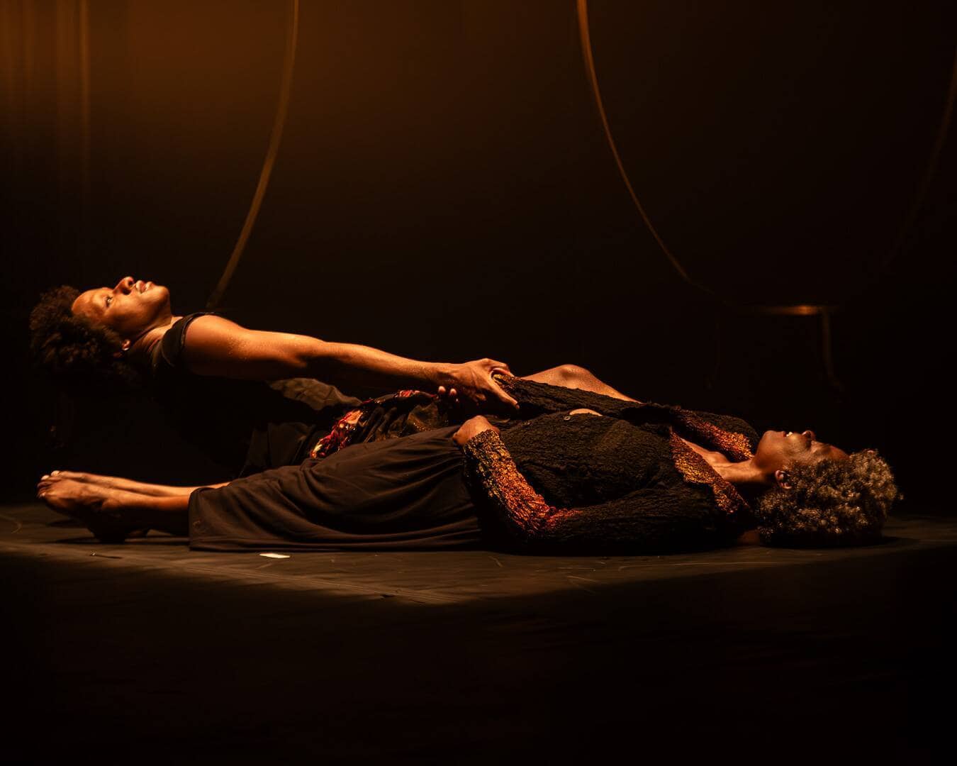 Cia. Sansacroma retorna a São Paulo para novas apresentações do espetáculo “Carvão” no Centro Cultural São Paulo e na Fábrica de Cultura Jardim São Luís