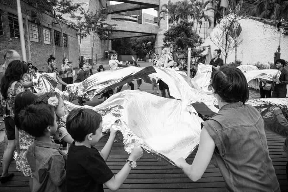 Dançar com e para as crianças – imaginar formas de cuidados radicais.