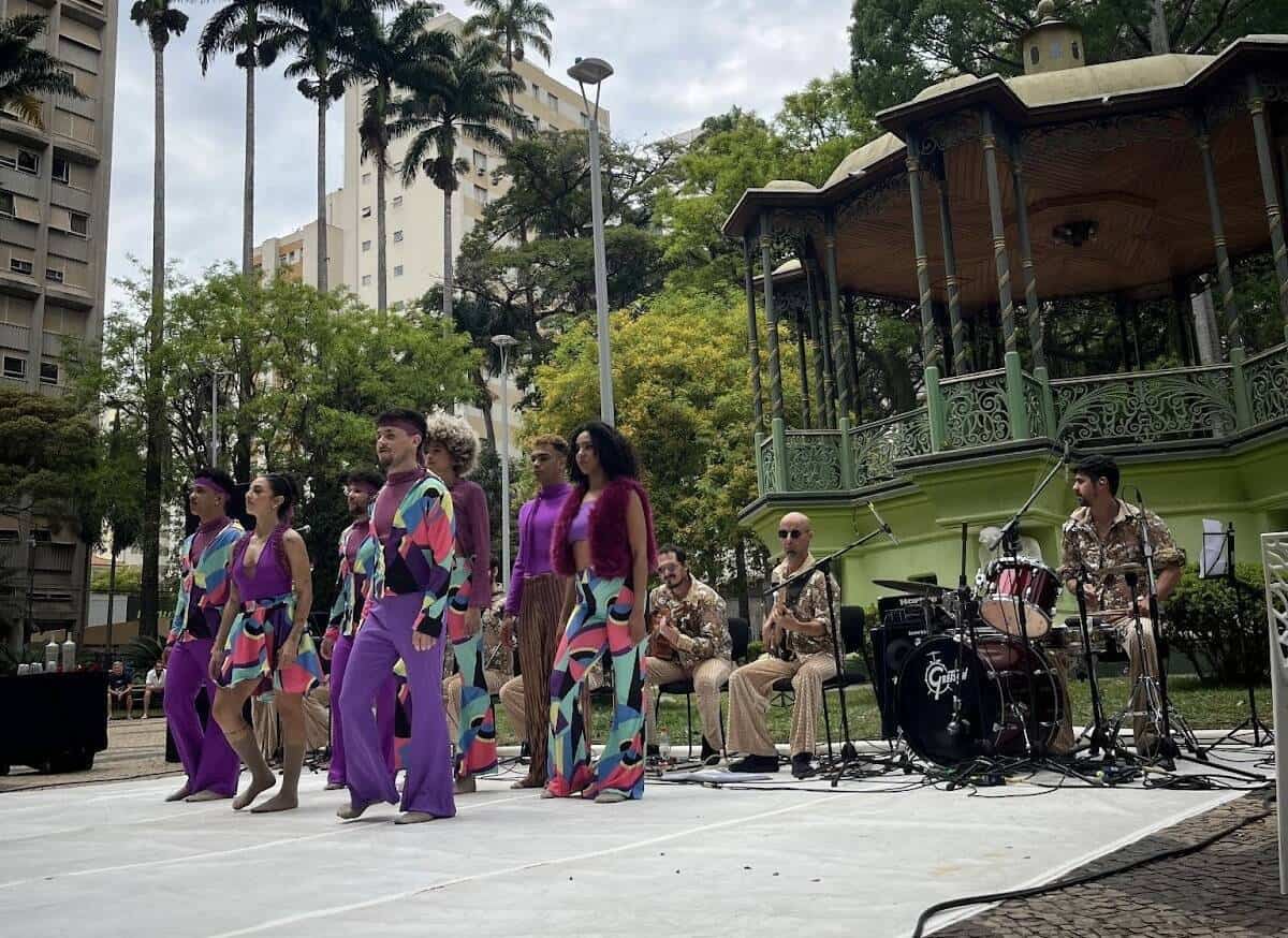 A Bienal vista pelos estudantes do 2º ano do curso de Dança da Unicamp