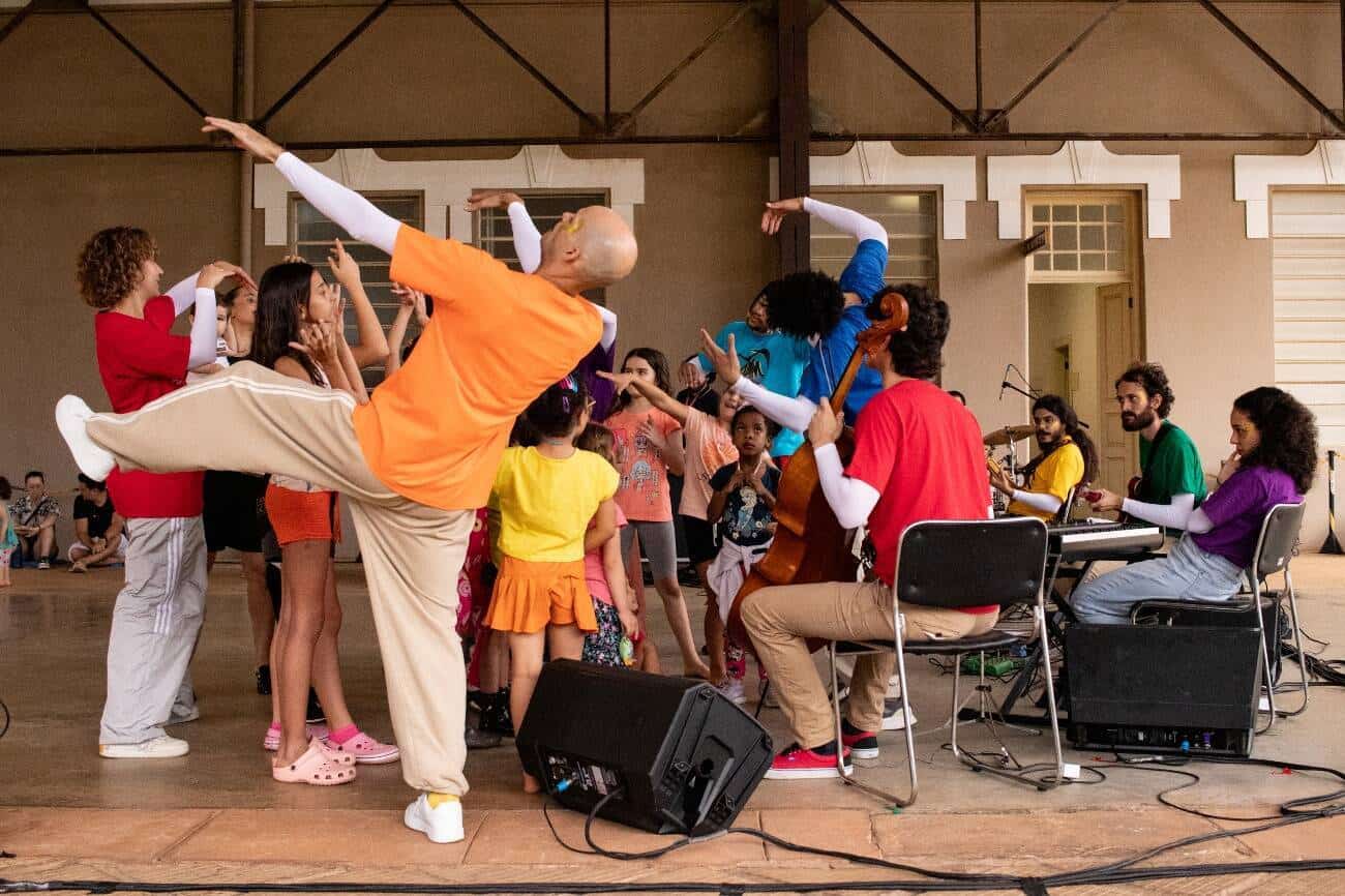 SalaMUDA transforma dança em elemento para brincar com Jam Infantil