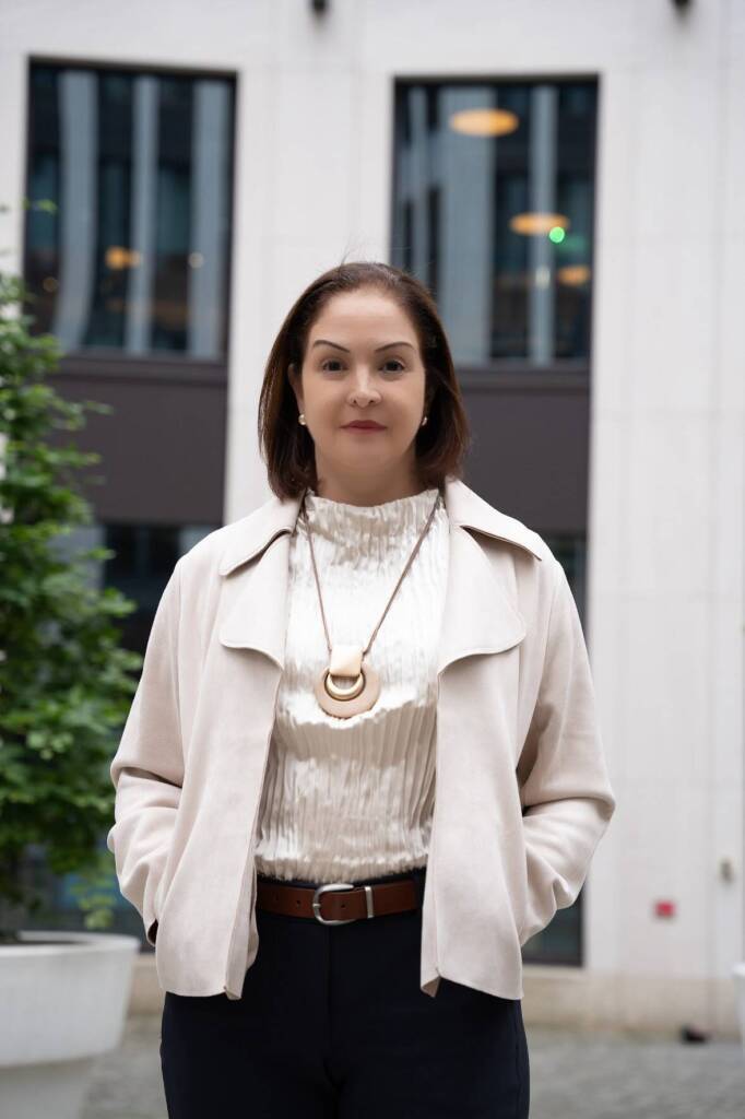 Ellen Addário Vetter