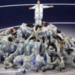 Brasileira faz parte da equipe de coreografia na abertura dos Jogos de inverno 2026