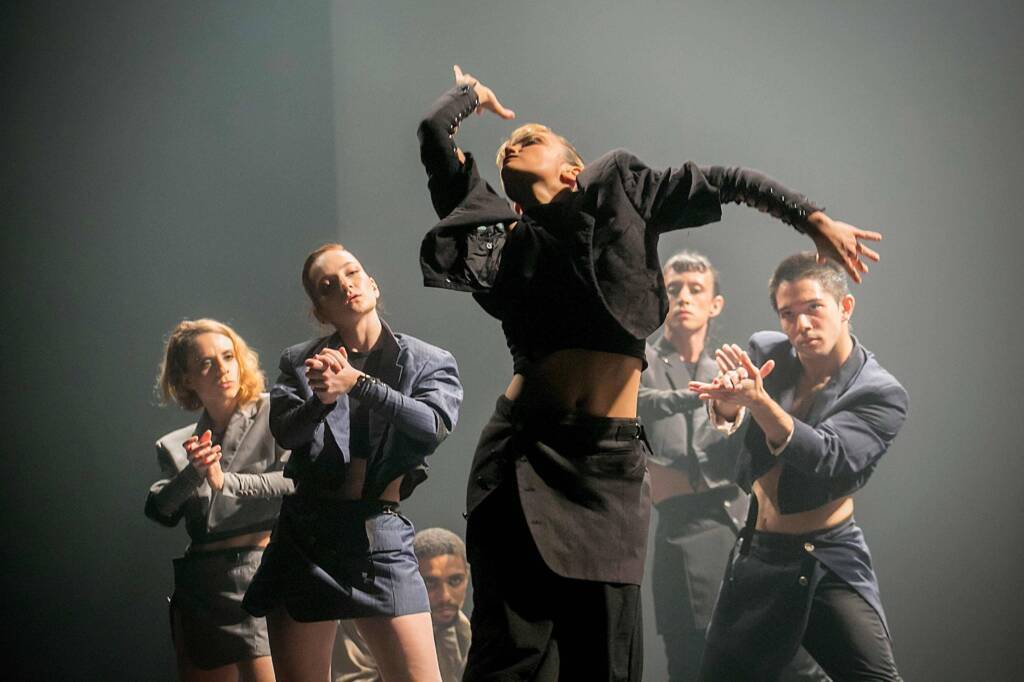 Double Bill – Voyeur/ Samba e Amor de Lili de Grammont – Cia de Dança de São José dos Campos