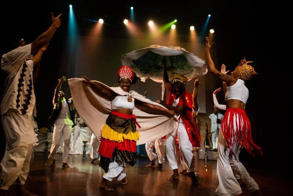 Xirê De Rua com Cia. de Dança AfroOyá